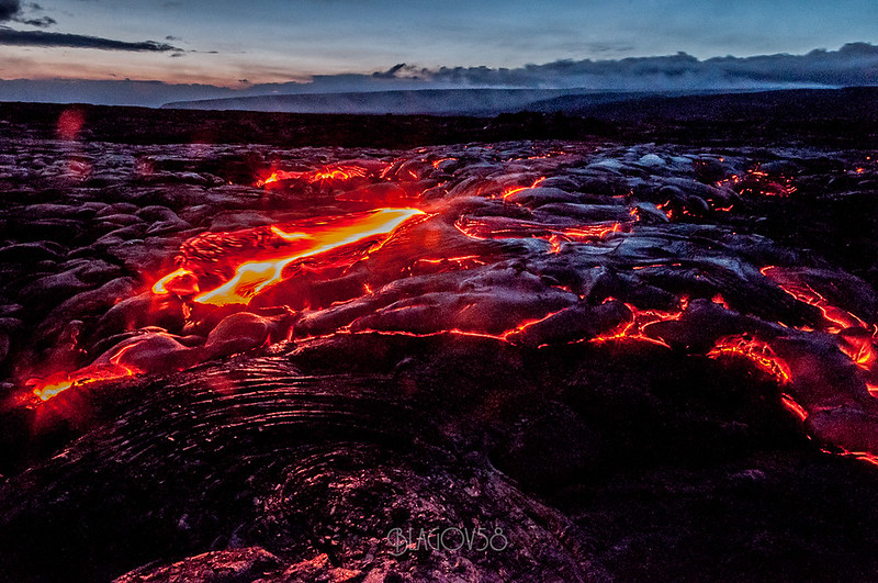 Лавовый поток вулкана Килауэа (Гавайи, США)