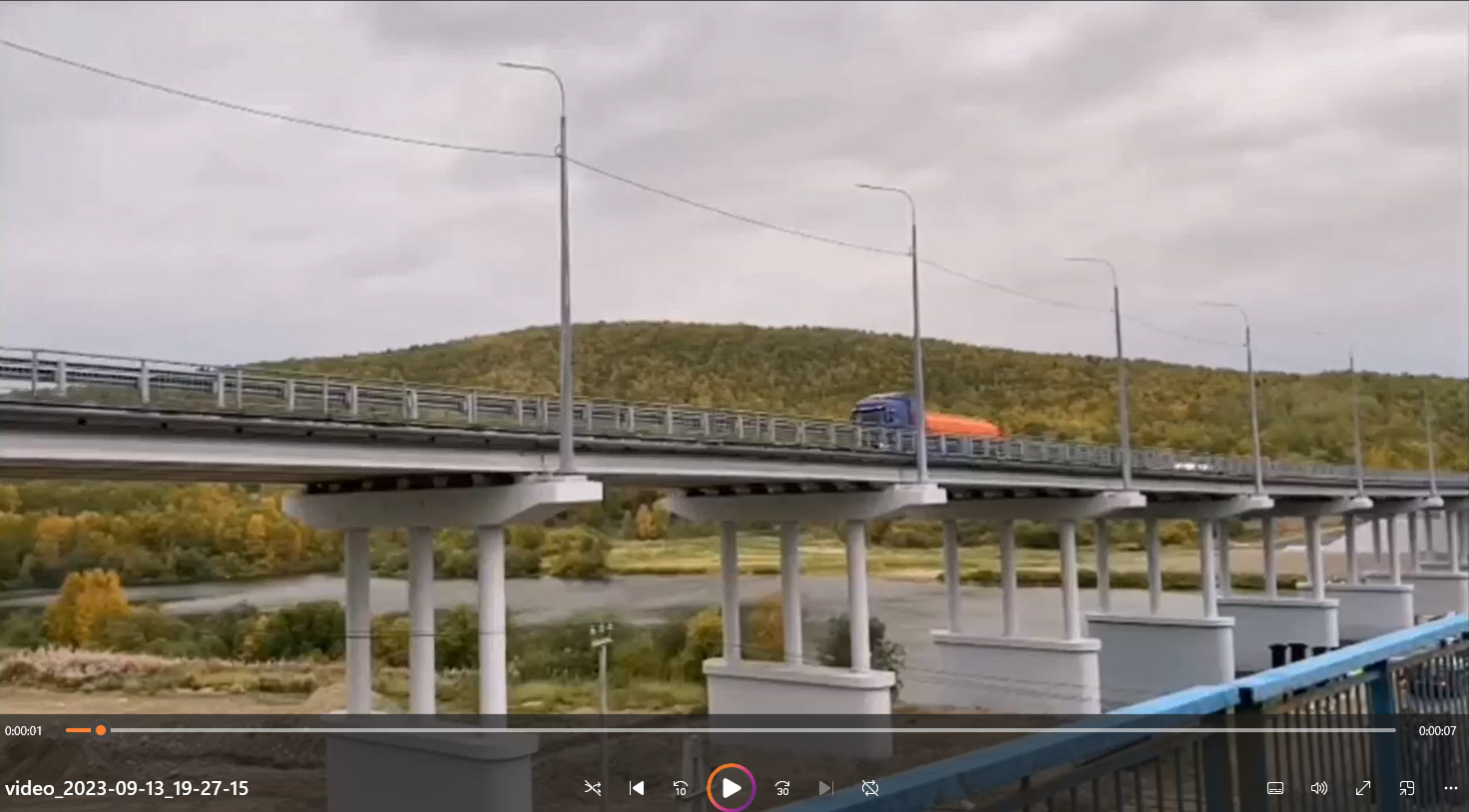 Новый автомобильный мост через реку Кола у станции Выходной