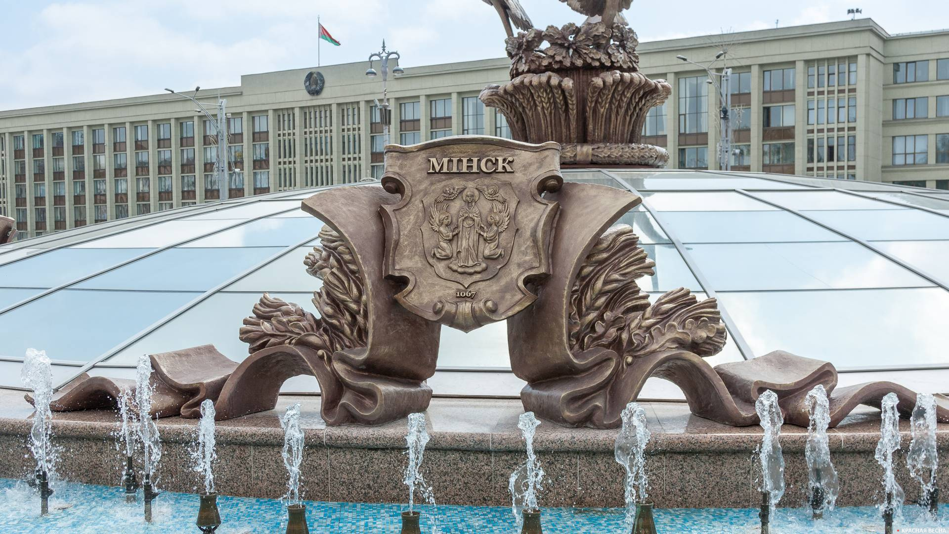 Площадь Независимости и Дом Правительства, Минск, Белоруссия