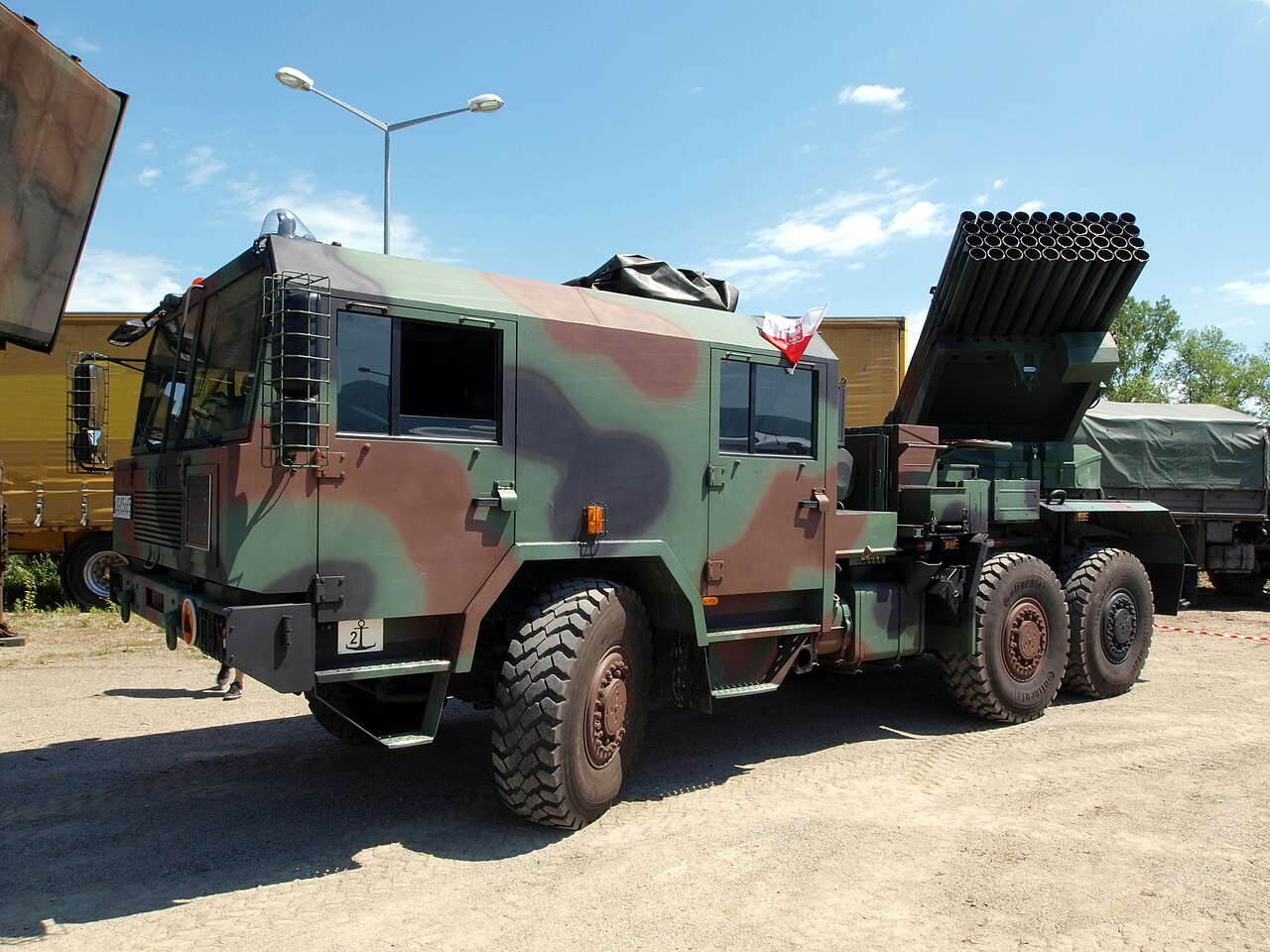Польская система залпового огня WR-40 Langusta