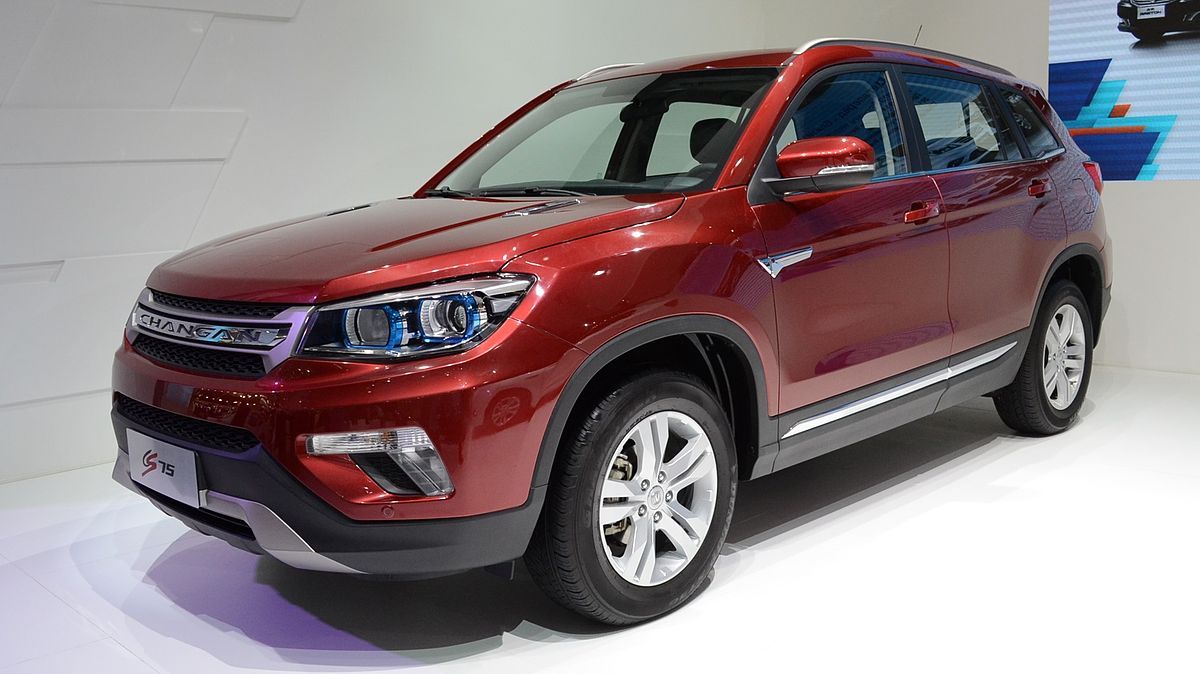 Китайский автомобиль changan unik