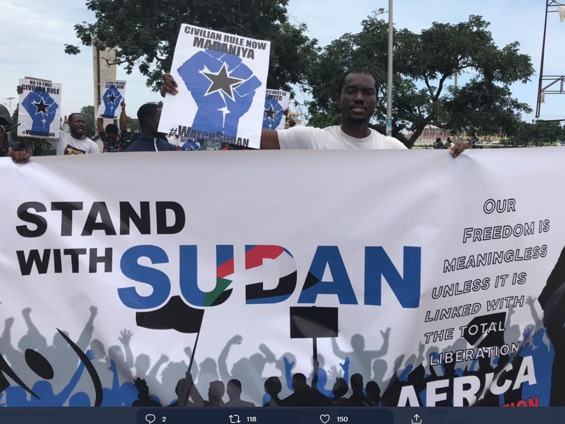 Судан протест