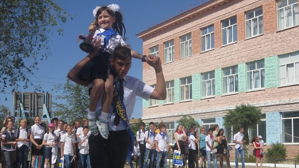 В Саратовской области около 10 тыс. школьников простятся со школой