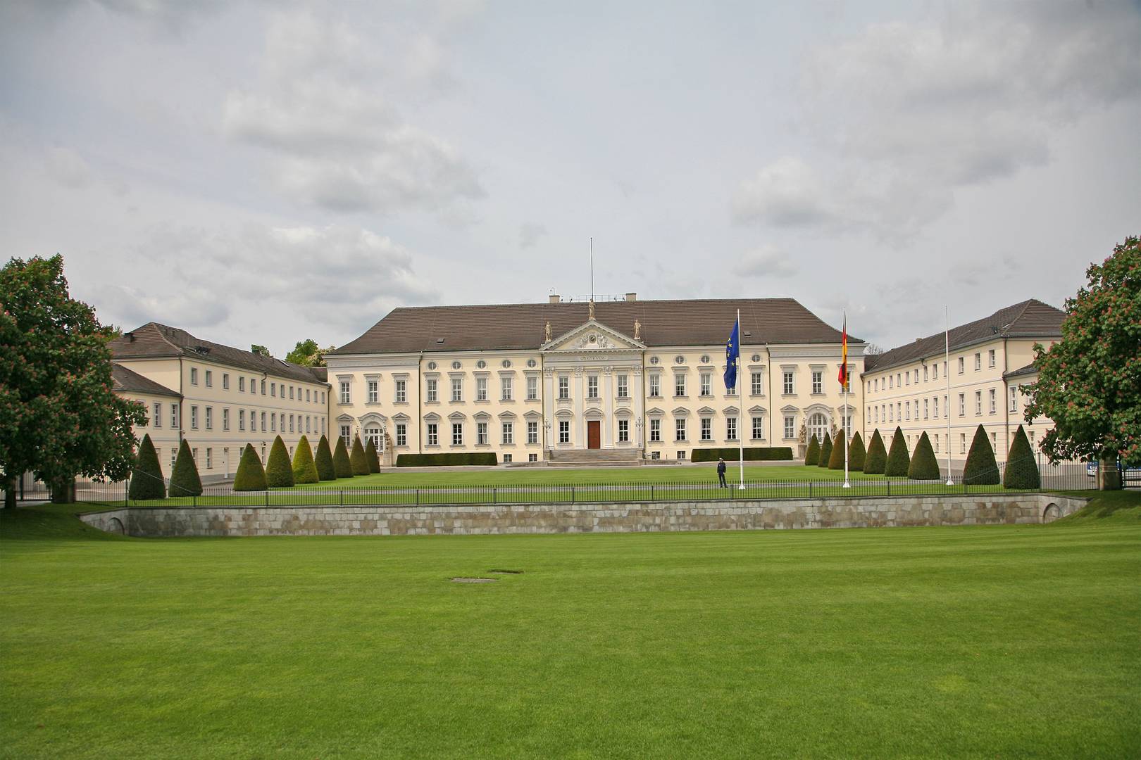Дворец Бельвю (Schloss Bellevue)