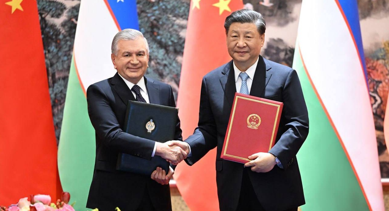 Главы Узбекистана Шавкат Мирзиёев и Китая Си Цзиньпинь