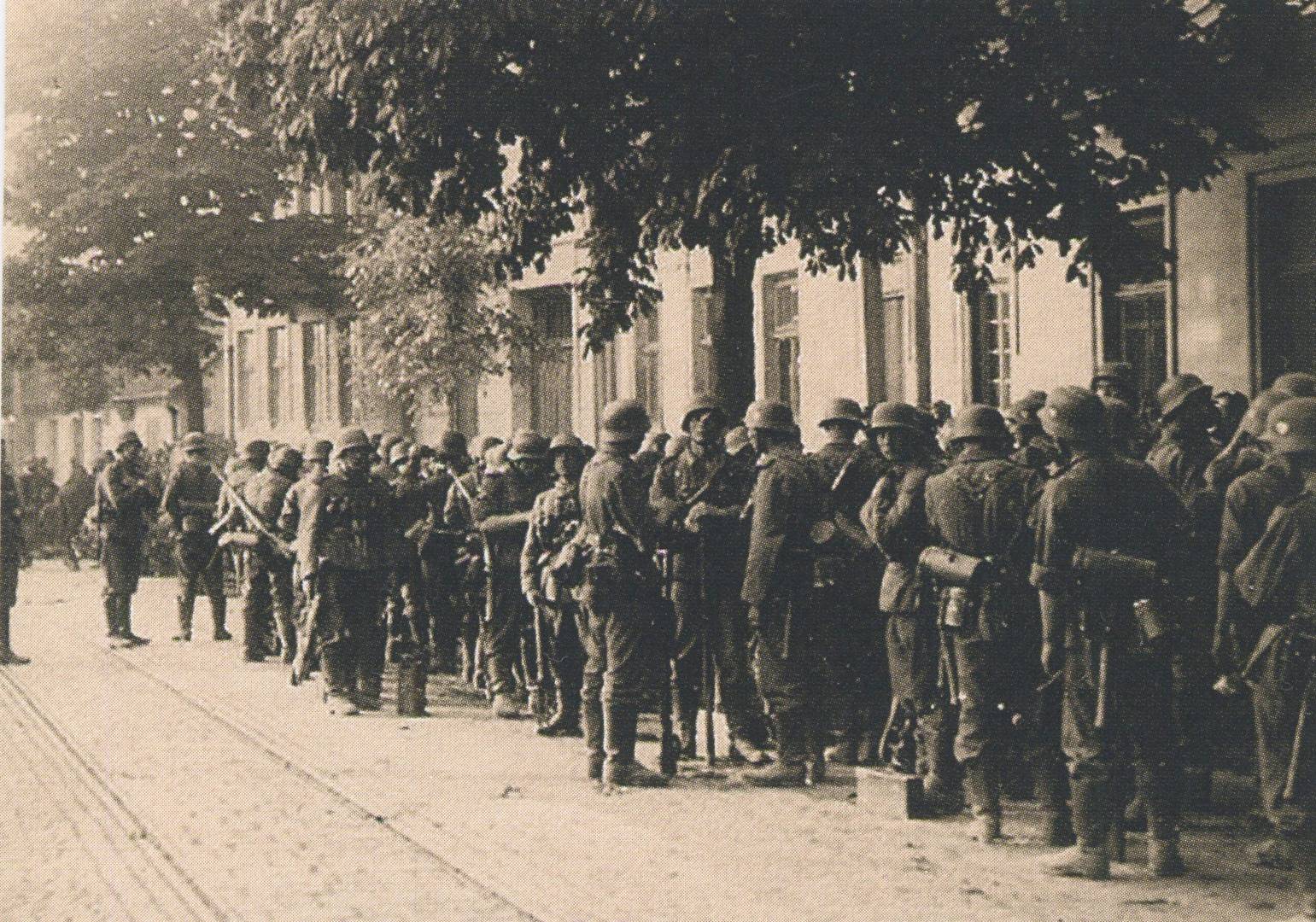 Батальон Нахтигаль в предместье Львова. 30 июня 1943