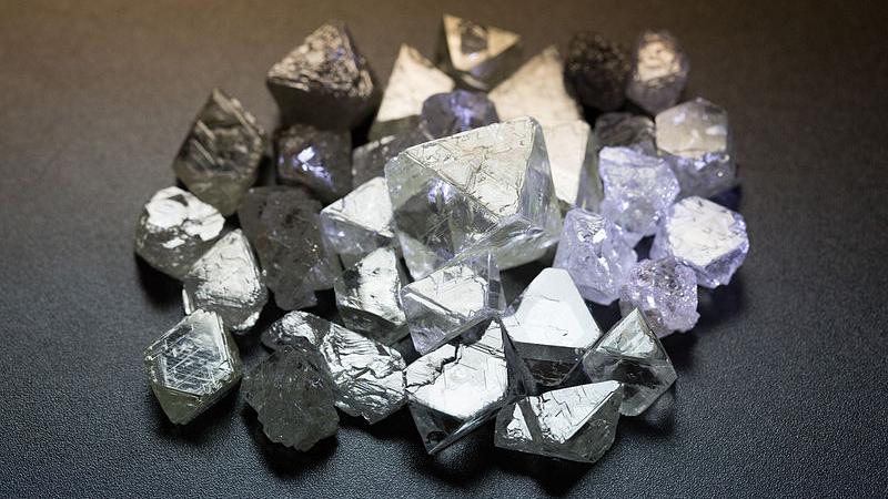 Неогранённые алмазы [Ptukhina Natasha, CC BY-SA 3.0]