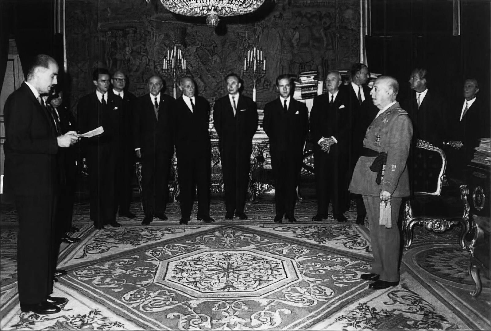 Отто фон Габсбург и генерал Франко. 1966