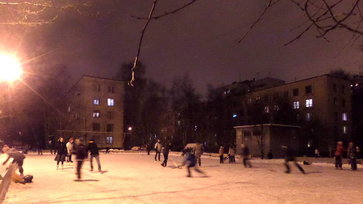 Вечер на катке рядом с ПМК «Радуга». Санкт-Петербург. 10.02.2018 г.