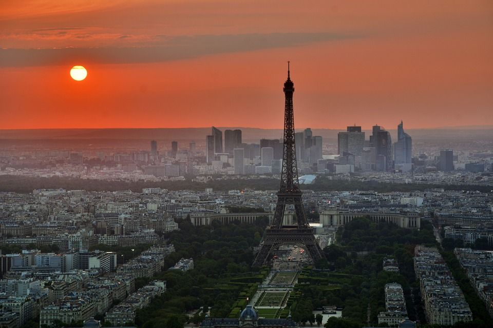 Закат над Парижем