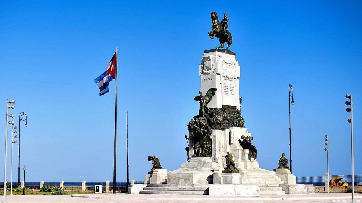 Памятник Антонио Масео в Гаване. Куба