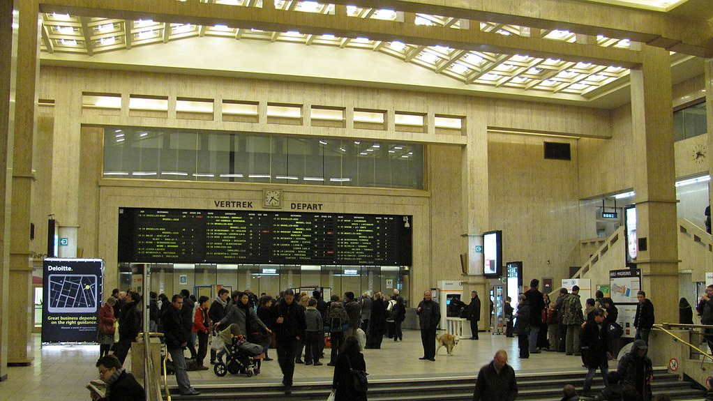Главный зал центрального железнодорожного вокзала. Брюссель
