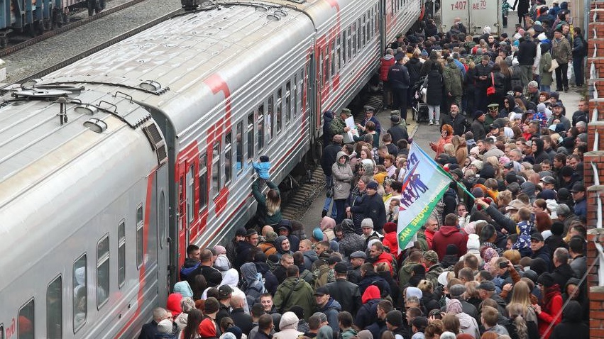 Отправка мобилизованных на вокзале в Томске